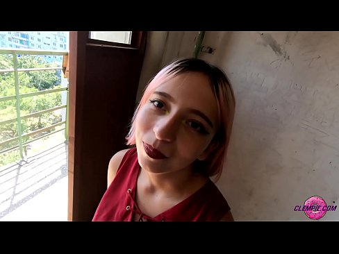 ❤️ Sensuele studente pijpt een vreemdeling in de outback - Cum On His Face ❤️❌ Just porno at us ❌❤